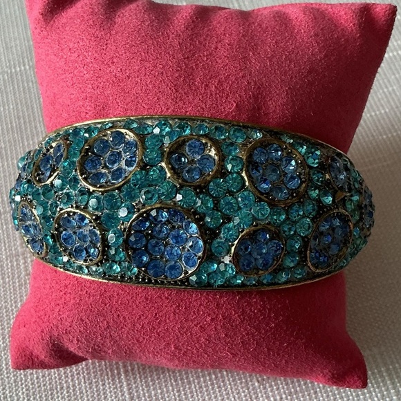 Clamper Vintage Antique Gold Tone Cuff - Picture 5 of 5